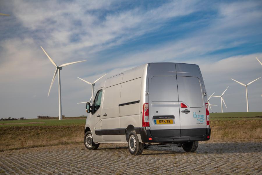  Renault Master Z.E. L2H2 2018 года  (UK) (фото 7 из 15)